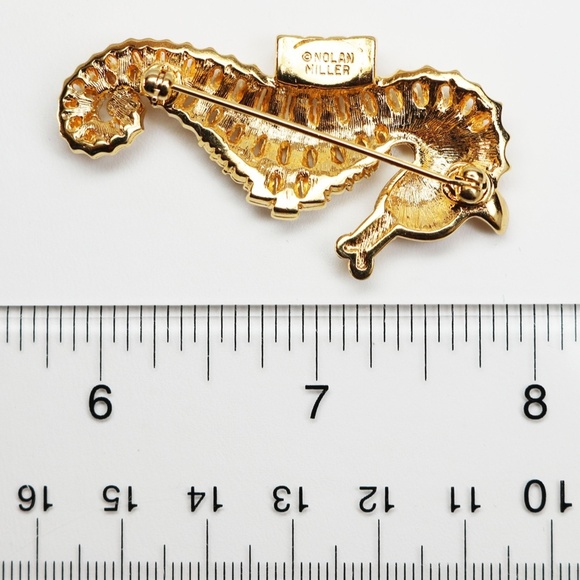 HOST PICK! 🎉 Sparkling Vintage NOLAN MILLER Seahorse Brooch - Picture 10 of 15